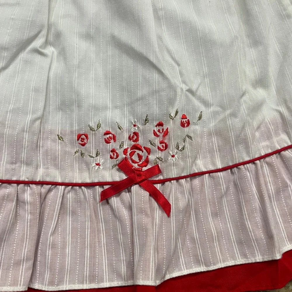 Mayfair Vintage‎ Girls Dress 4T Red White Floral Embroidered Ruffle Holiday